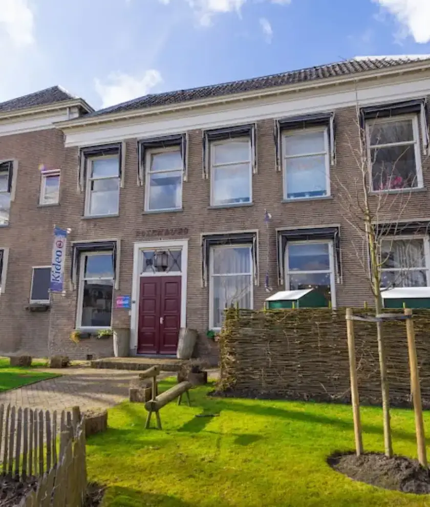 Het monumentale pand van Kideo kinderopvang Assen aan de Mr. P.J. Troelstralaan